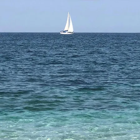 In Isca Marina With House Sea View * 巴多拉托斯塔兹翁